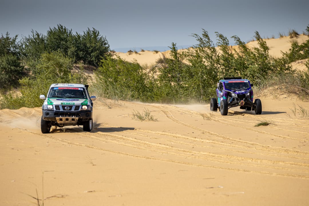 Туркменские гонщики вышли одновременно на второе и третье места в общем зачете ралли «Шелковый путь»