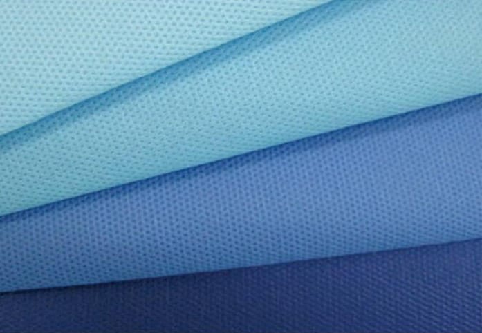 Одноразовые медицинские халаты из спанбонда производятся на Дашогузском предприятии