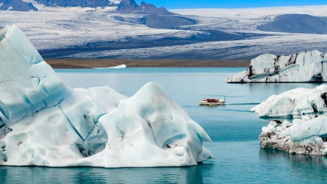 Alym buzluklaryň eremegi sebäpli köp şäherleriň gark boljakdygyny aýtdy