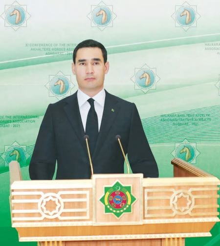 Сердара Бердымухамедова избрали президентом Международной ассоциации ахалтекинского коневодства