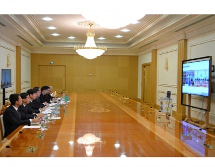 Поставки туркменского текстиля в РФ обсуждены на онлайн-встрече