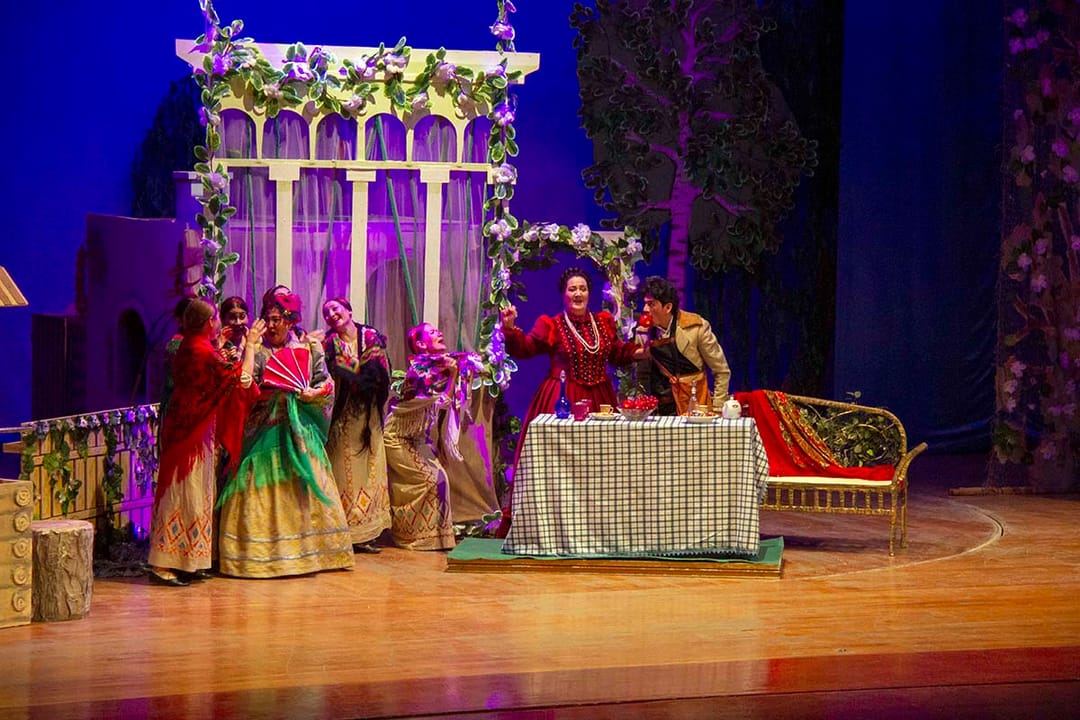 Türkmenistanyň Magtymguly adyndaky milli sazly drama teatrynda «Balzaminowyň öýlenişi» atly täze oýun sahnalaşdyryldy