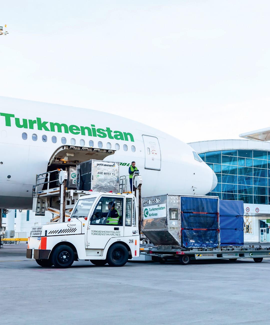 Авиакомпания «Туркменистан» представила новое расписание внутренних рейсов