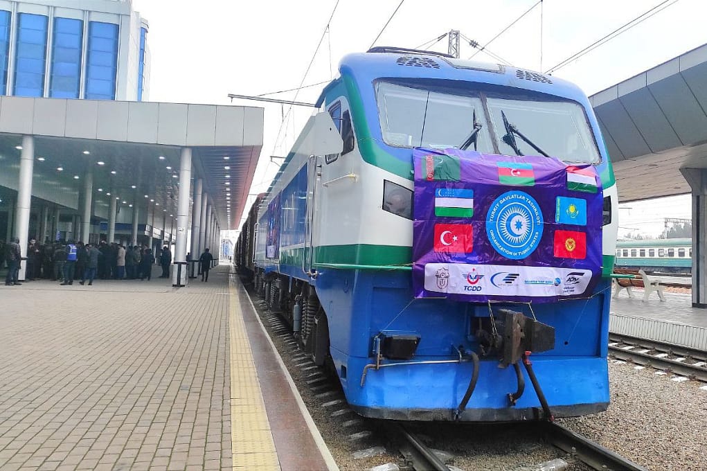 Через Туркменистан проехал первый грузовой поезд из Турции в Узбекистан