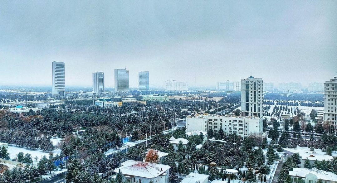 Минздравмедпром Туркменистана через SMS призвал граждан одеваться теплее