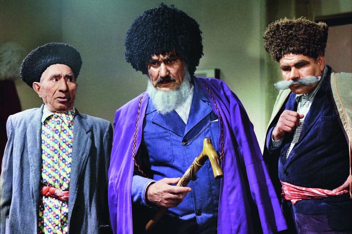 «Allo, biz zehinleri gözleýäris». «Türkmenfilm» aktýorlyga höwesjeňleri gözden geçirýär