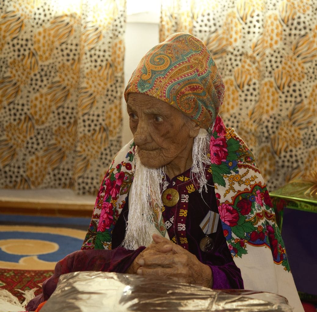 “Turkmenportal” and partners congratulated a long-liver from Mary velayat on her 121st anniversary