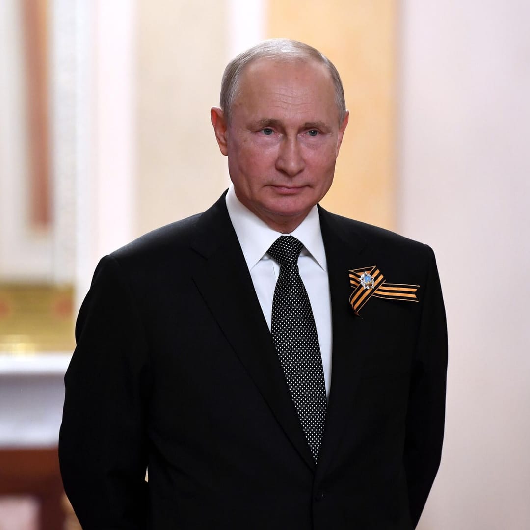 Путин поздравил Президента Туркменистана с 80-летием Победы