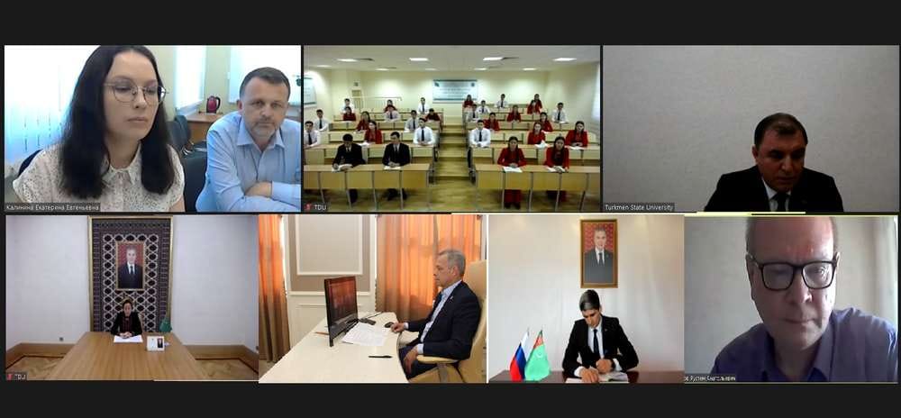 Профессор ЧГУ прочел онлайн-лекцию туркменским студентам  