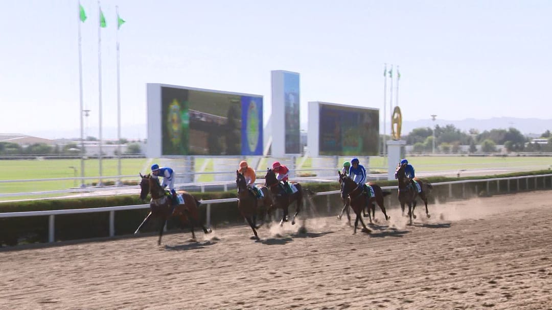 Autumn racing season starts in Turkmenistan