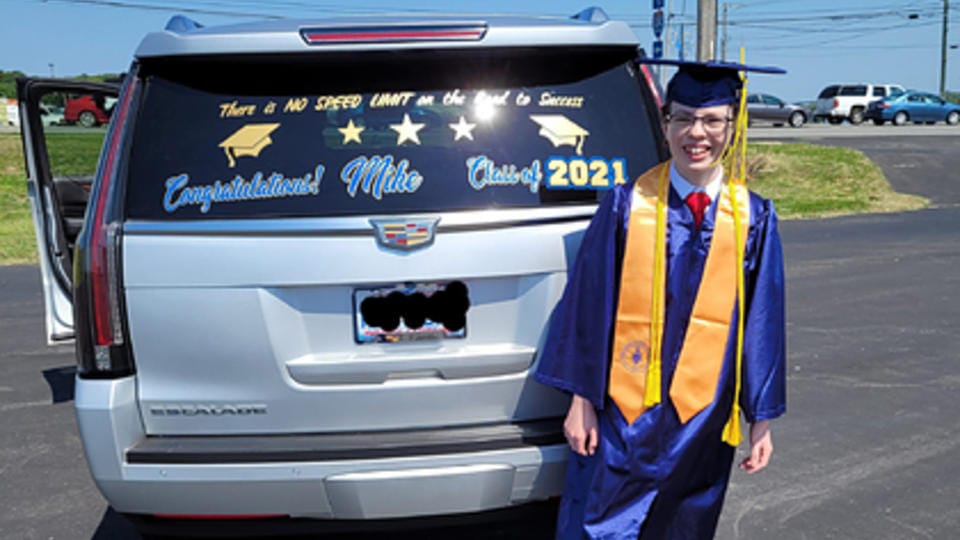 В США 12-летний мальчик на одной неделе окончил школу и колледж