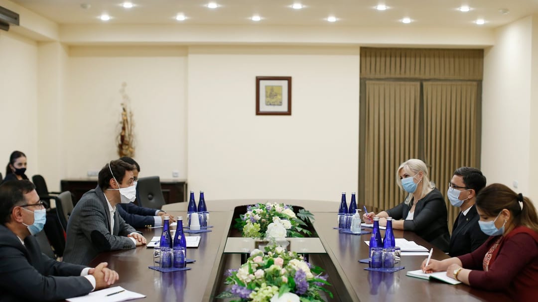 Посол Туркменистана встретился с мэром Еревана