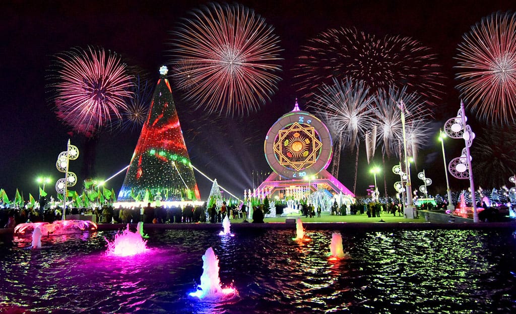 President of Turkmenistan approves Ashgabat New Year decoration projects