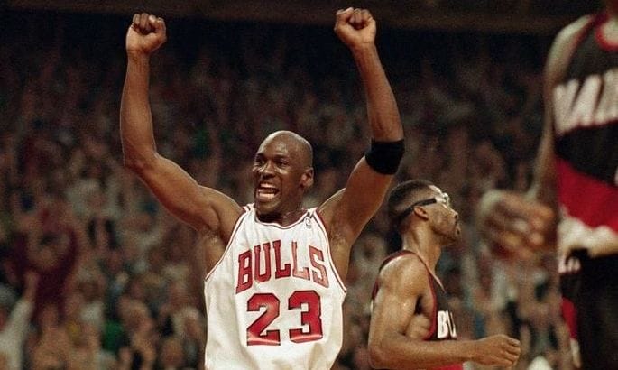 Jordanyň oýun maýkasy 10 million dollara satyldy