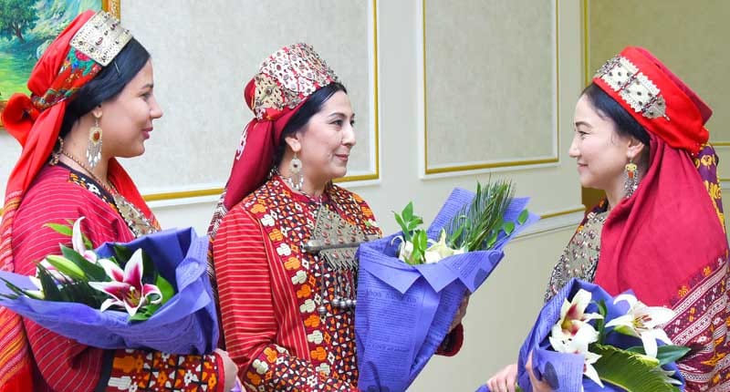 В Туркменистане объявлена  победительница конкурса «Женщина года» 