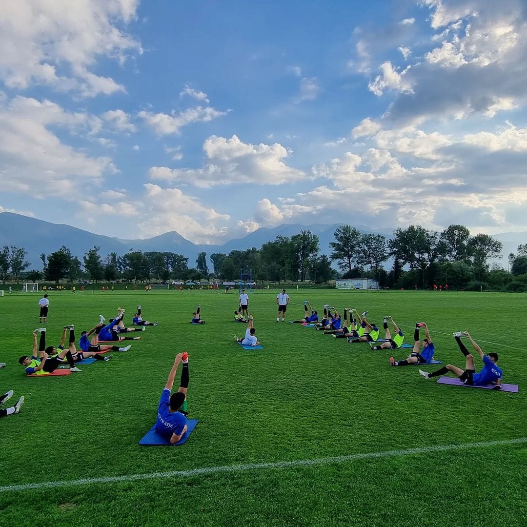 Туркменский футбольный клуб «Алтын асыр» прибыл на сборы в Болгарию