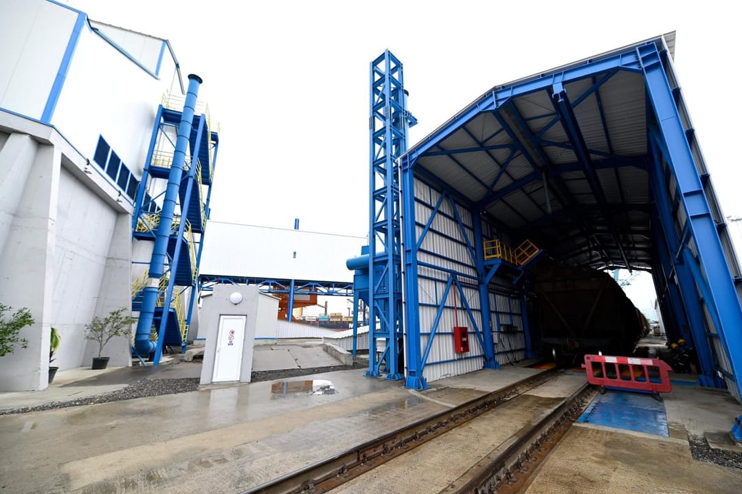 Türkmen karbamidi Batumi porty arkaly beýleki yklymlara ugradylar