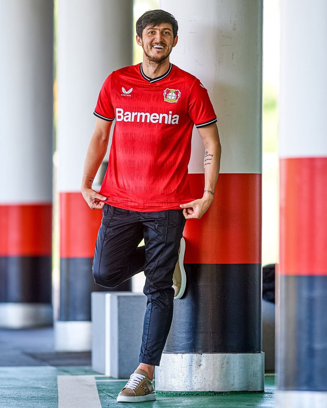 Азмун принял участие в презентации новой формы «Байера»