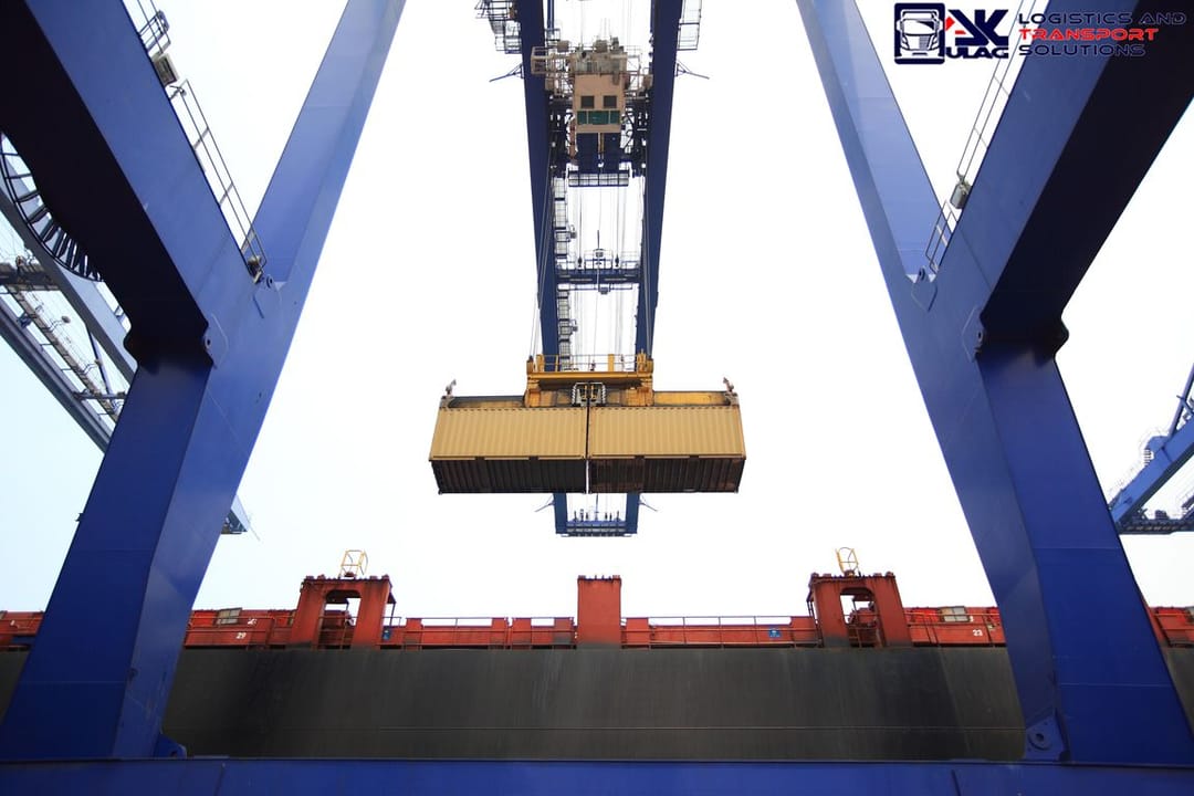 Компания Ak Ulag предлагает услуги по международным грузоперевозкам