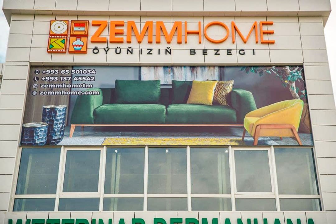 The Zemmhome store offers a large assortment of bright carpets for the children's room