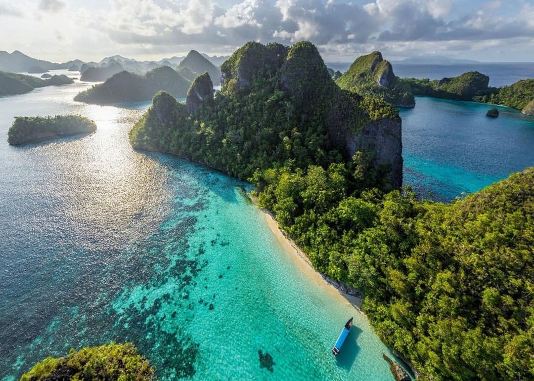 Граждане ряда стран отныне могут оформить визу в Индонезию онлайн