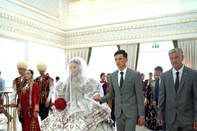 В городе Аркадаг состоялась первая свадебная церемония