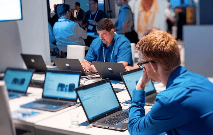 Dünýäniň IT-kompaniýalary ýylyň başyndan bäri 95 müň işgäri boşatdy