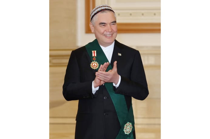 Гурбангулы Бердымухамедов награжден орденом «ТЮРКСОЙ»