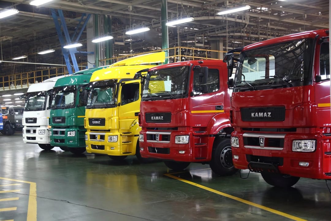 “KAMAZ” increases the production of trucks and replaces import details by Russian