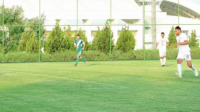 «Ашхабад» и «Ахал» провели товарищеский матч