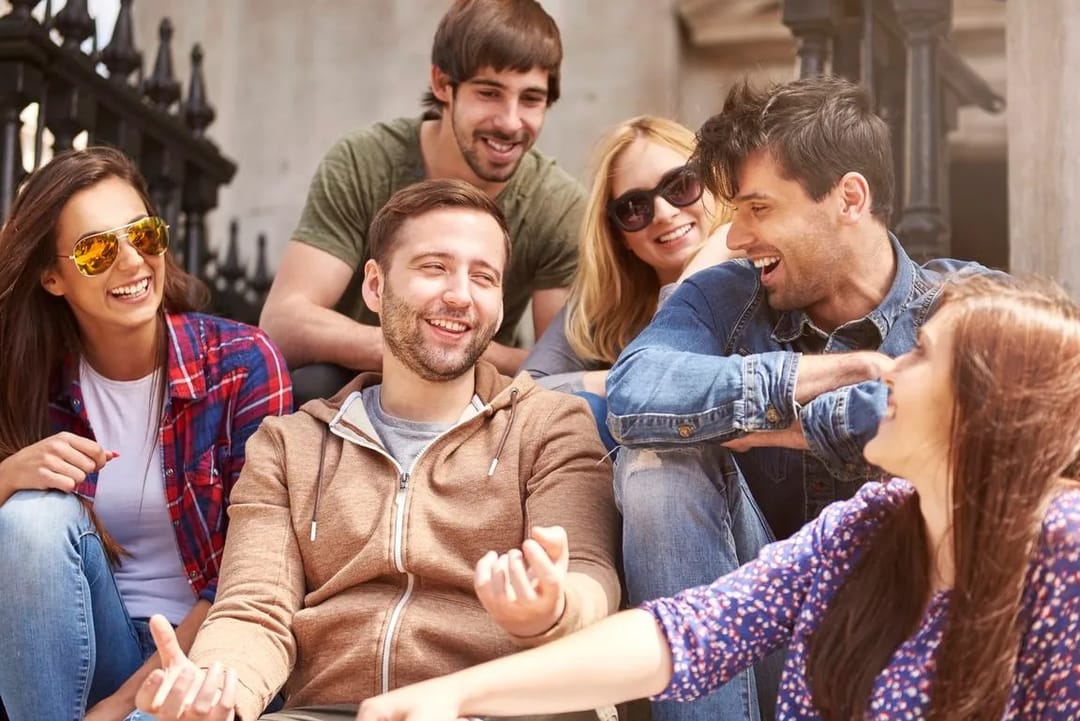 Kadınlar günde, erkeklerden ortalama 1.399 kelime daha fazla kullanıyor