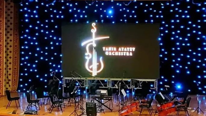 Tahyr Ataýewiň ýolbaşçylygyndaky orkestr saz agşamyna çagyrýar