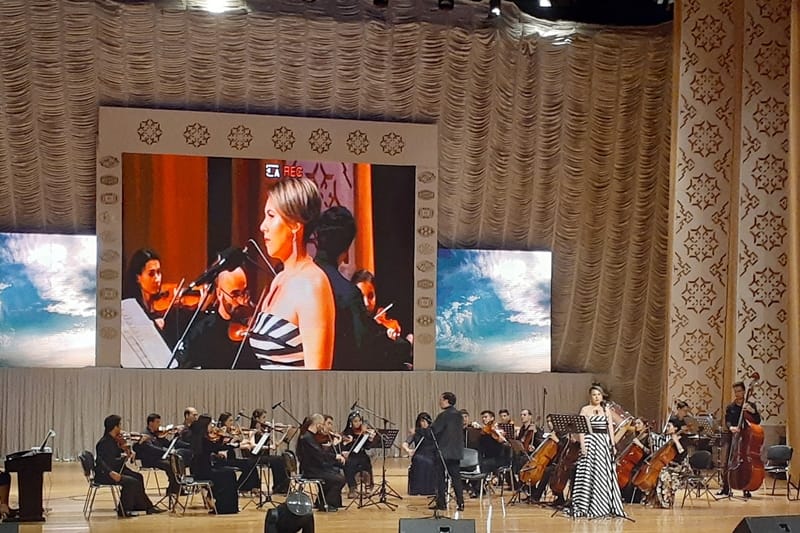 В Ашхабаде состоялся концерт «Таинство музыки» молодежного камерного оркестра под управлением Расула Клычева