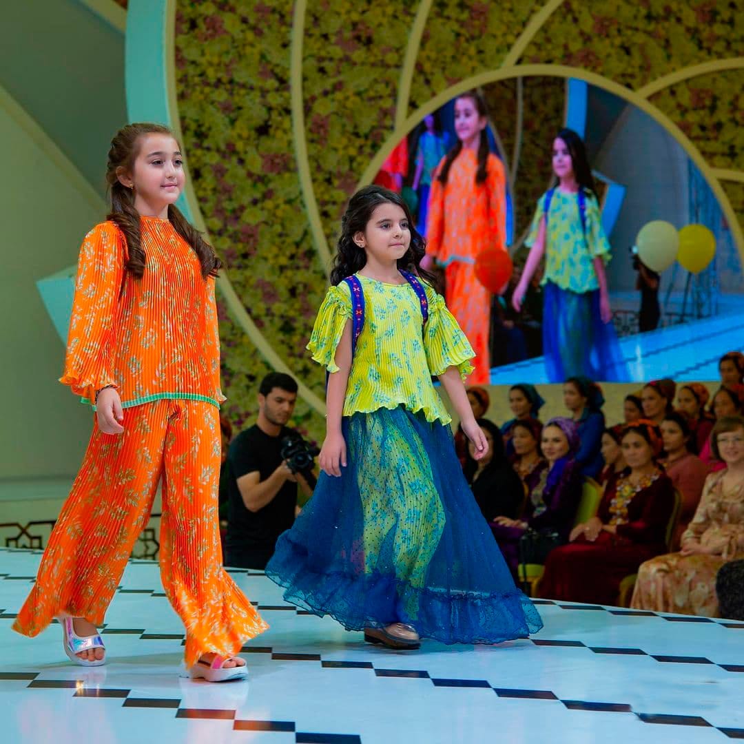 "Mähirli Zenan" продемонстрировал новые модели детской одежды