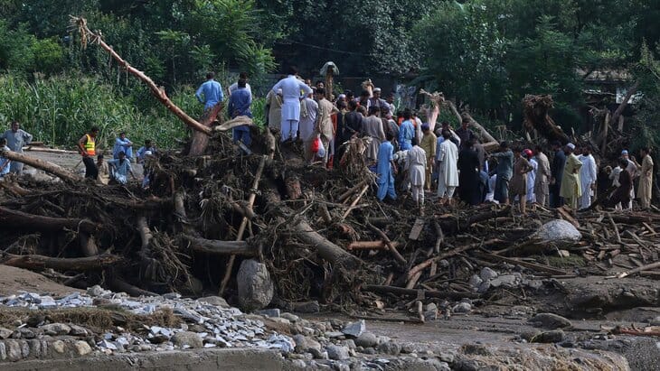 Pakistandaky çabgalard we sil joşgunlary sebäpli 340 adam pida boldy