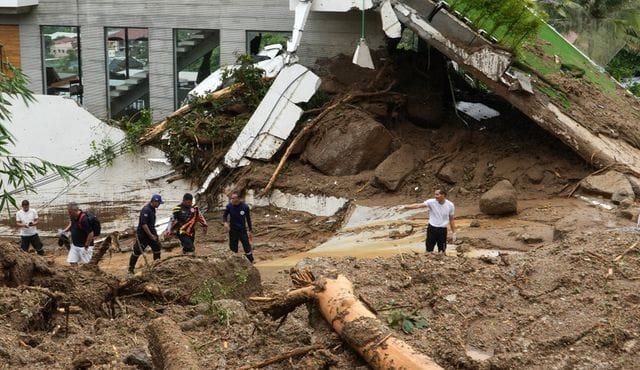 После землетрясения Мьянму накрыло наводнение