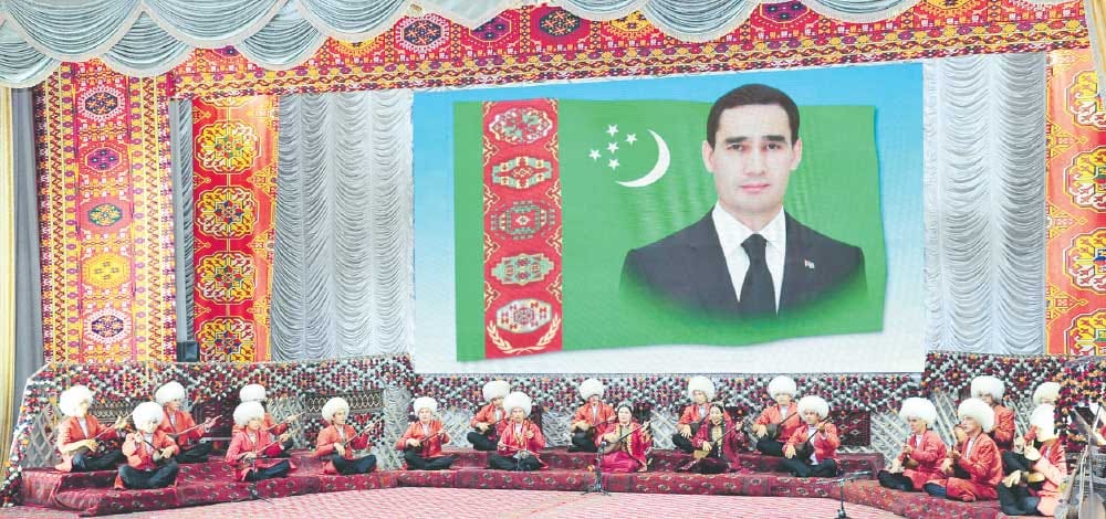 Президент Туркменистана обратился к участникам заключительного тура конкурса Çalsana, bagşy!