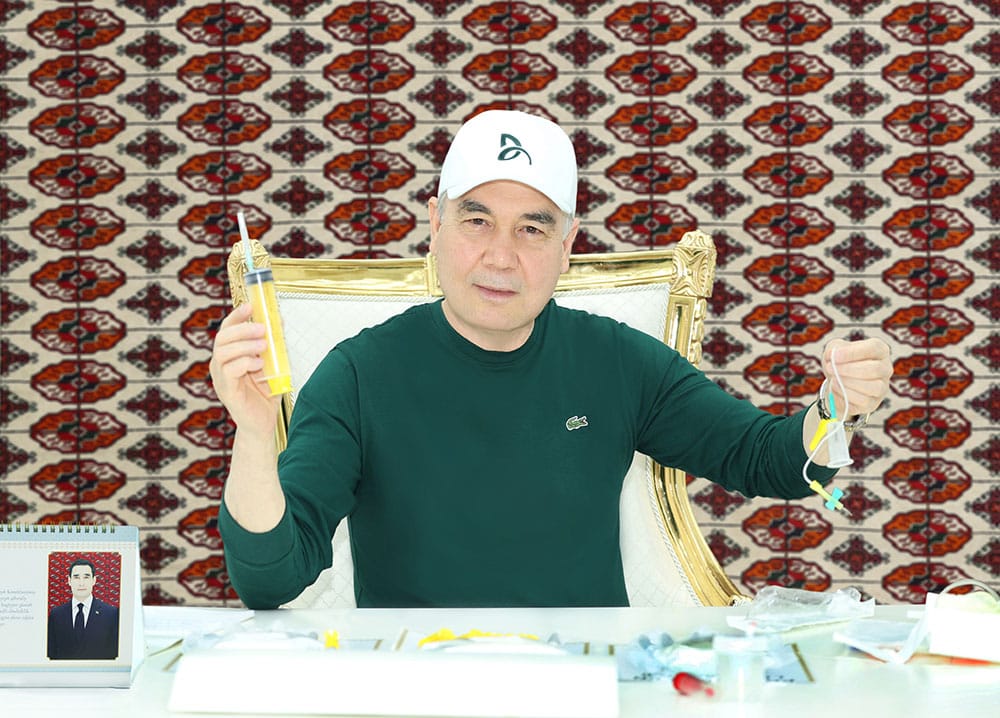 Gurbanguly Berdimuhamedow Arkadag şäherindäki işleriň ýagdaýy we şäheriň gijeki yşyklandyrylyşy bilen tanyşdy