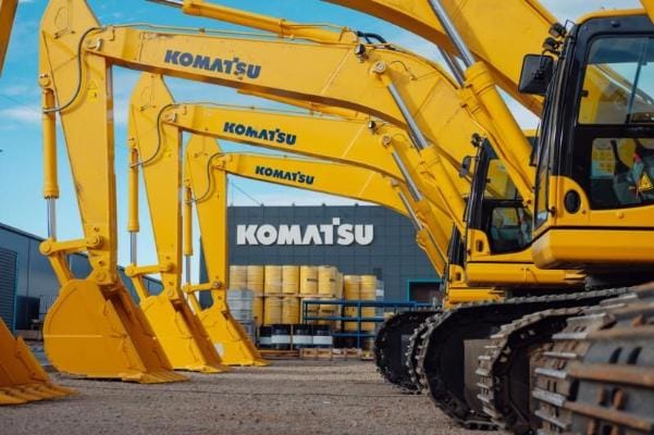 В Туркменистан из Японии прибыли новые экскаваторы Komatsu