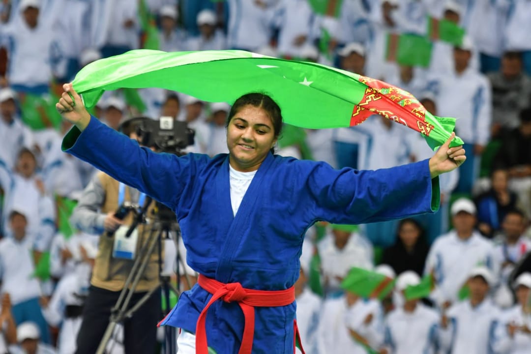 Kuraş – 2023: SABINA KADYROWA – 16 ÝAŞDA DÜNÝÄ ÇEMPIONY!