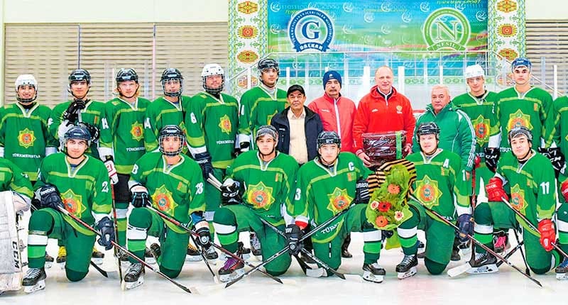 Cборная Туркменистана по хоккею продолжает подготовку к чемпионату мира, который пройдет в Люксембурге