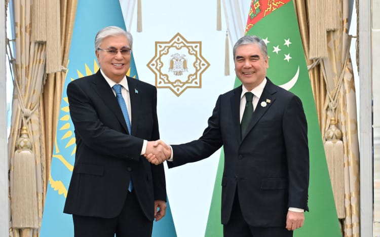 Tokaýew Gurbanguly Berdimuhamedowy Türkistan şäherine sapar bilen çagyrýar