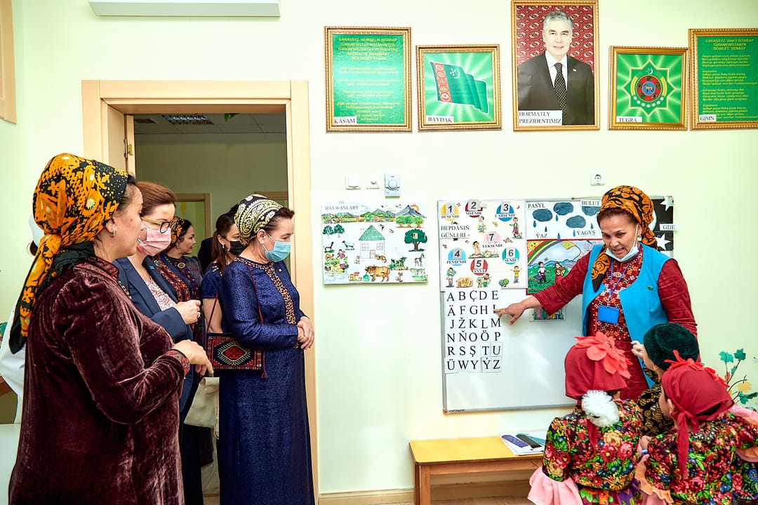 Представитель ЮНИСЕФ и Омбудсмен в Туркменистане ознакомились с работой по поддержке детей инвалидов