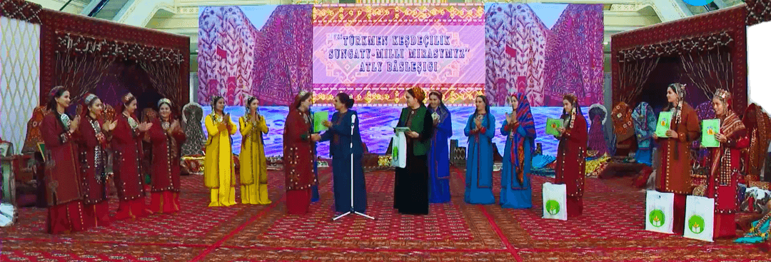 В Туркменистане подведены итоги SMS-голосования в конкурсе вышивальщиц