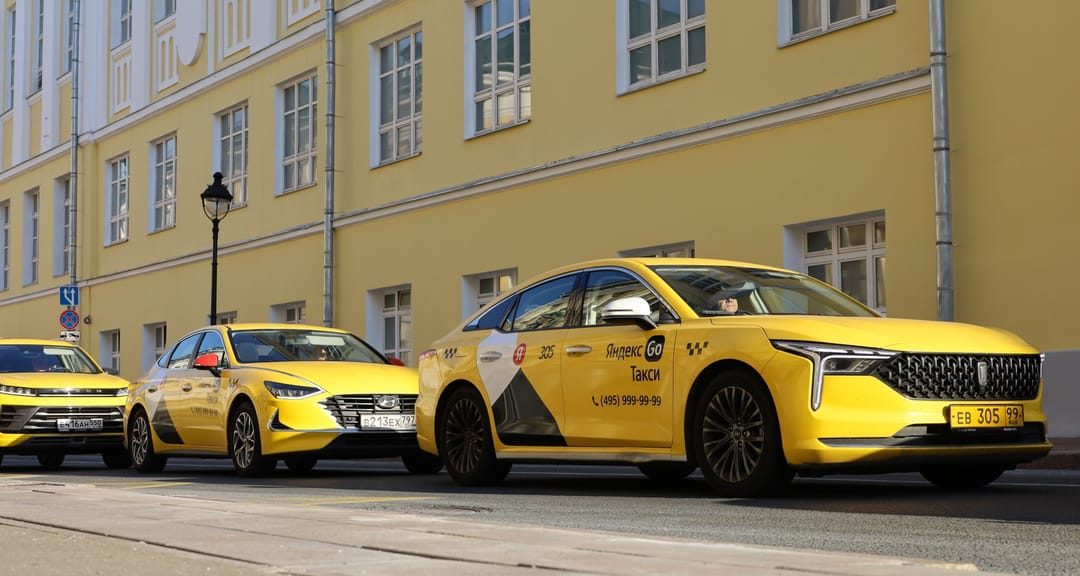 Moskwada şäheri bilmeýändikleri üçin taksi sürüjilerine jerime salyp başlarlar