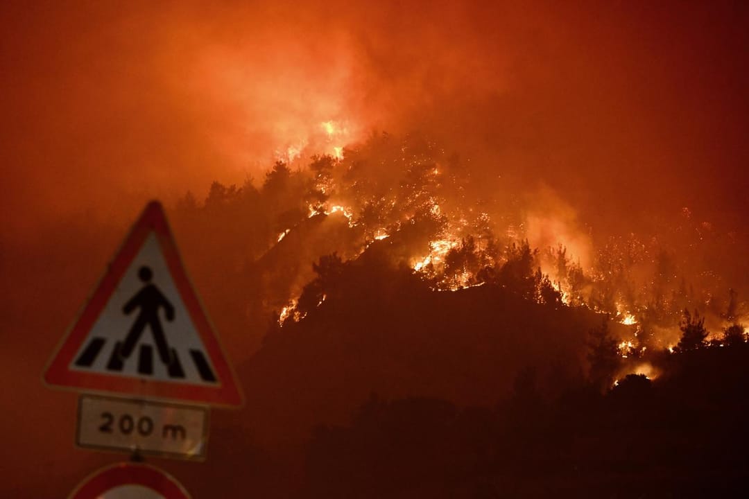 Türkiýäniň günbataryndaky daglarda tokaý ýangynlary tutaşdy