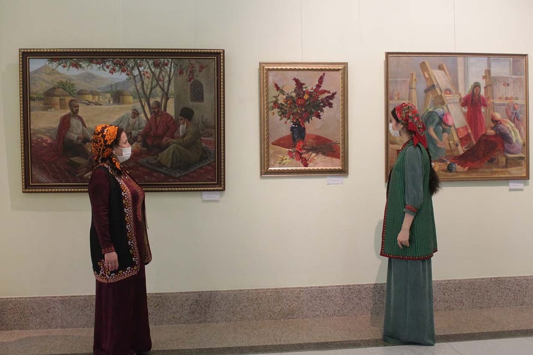 Aşgabatdaky Şekillendiriş sungaty muzeýinde 2022-nji ýylyň şygaryna bagyşlanan sergi geçirildi