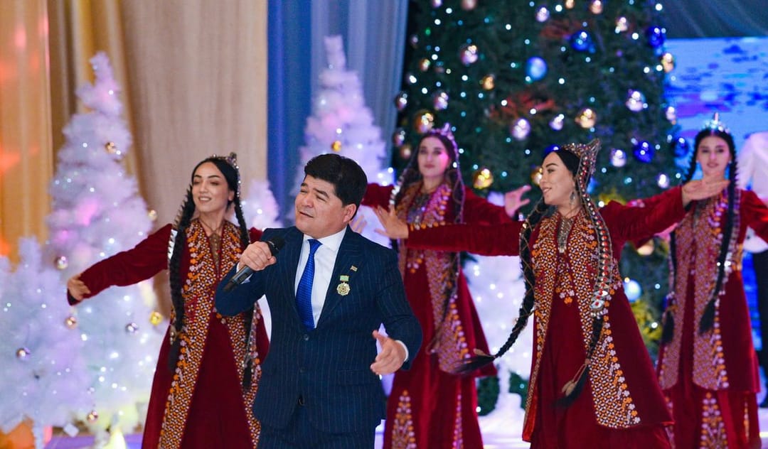 В Туркменистане в честь нового города Аркадаг прошел праздничный концерт