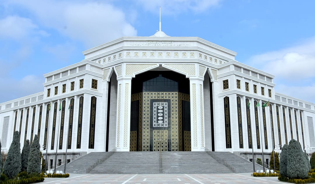 В Туркменском государственном институте экономики и управления сменился ректор