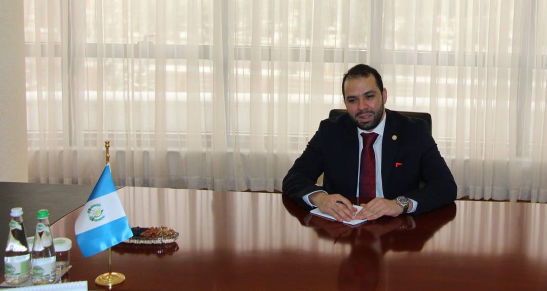 Daşary işler ministriniň orunbasary Gwatemalanyň ilçisi bilen duşuşdy